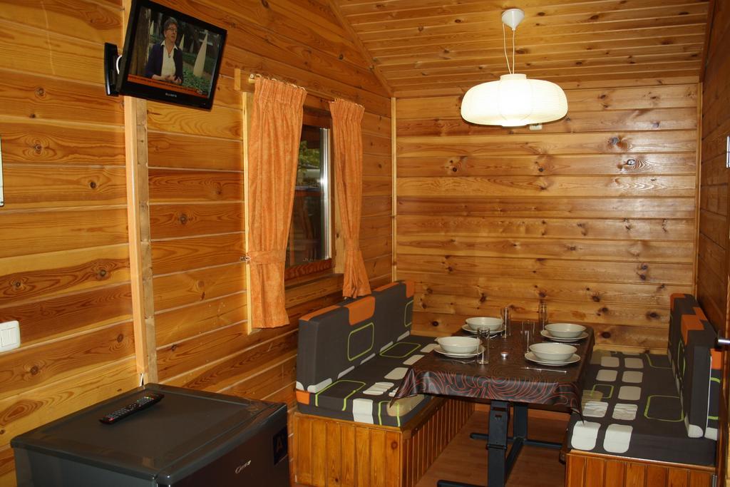 Bungalows Conca De Ter Vilallonga de Ter Chambre photo