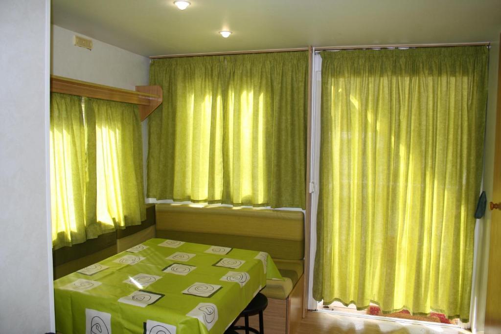 Bungalows Conca De Ter Vilallonga de Ter Chambre photo